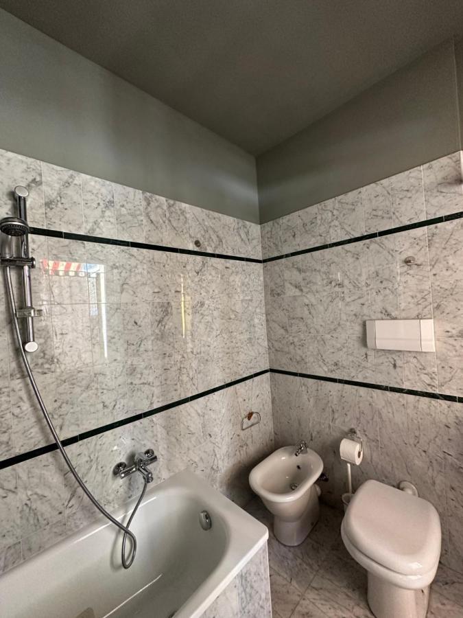 Napule...E Apartments Peschiera del Garda Eksteriør bilde